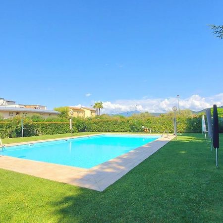 Colors Pool Apartment Бардолино Экстерьер фото