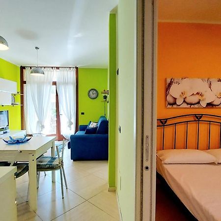 Colors Pool Apartment Бардолино Экстерьер фото