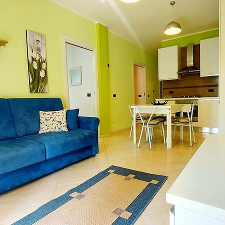 Colors Pool Apartment Бардолино Экстерьер фото