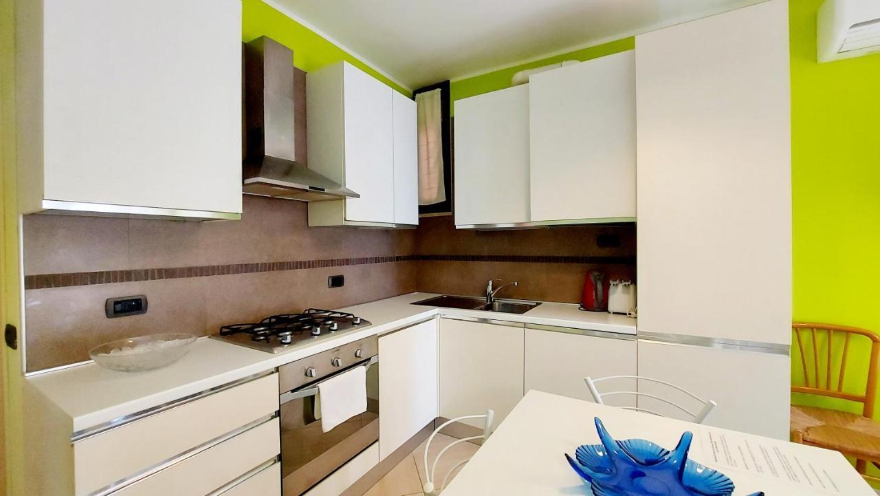 Colors Pool Apartment Бардолино Экстерьер фото