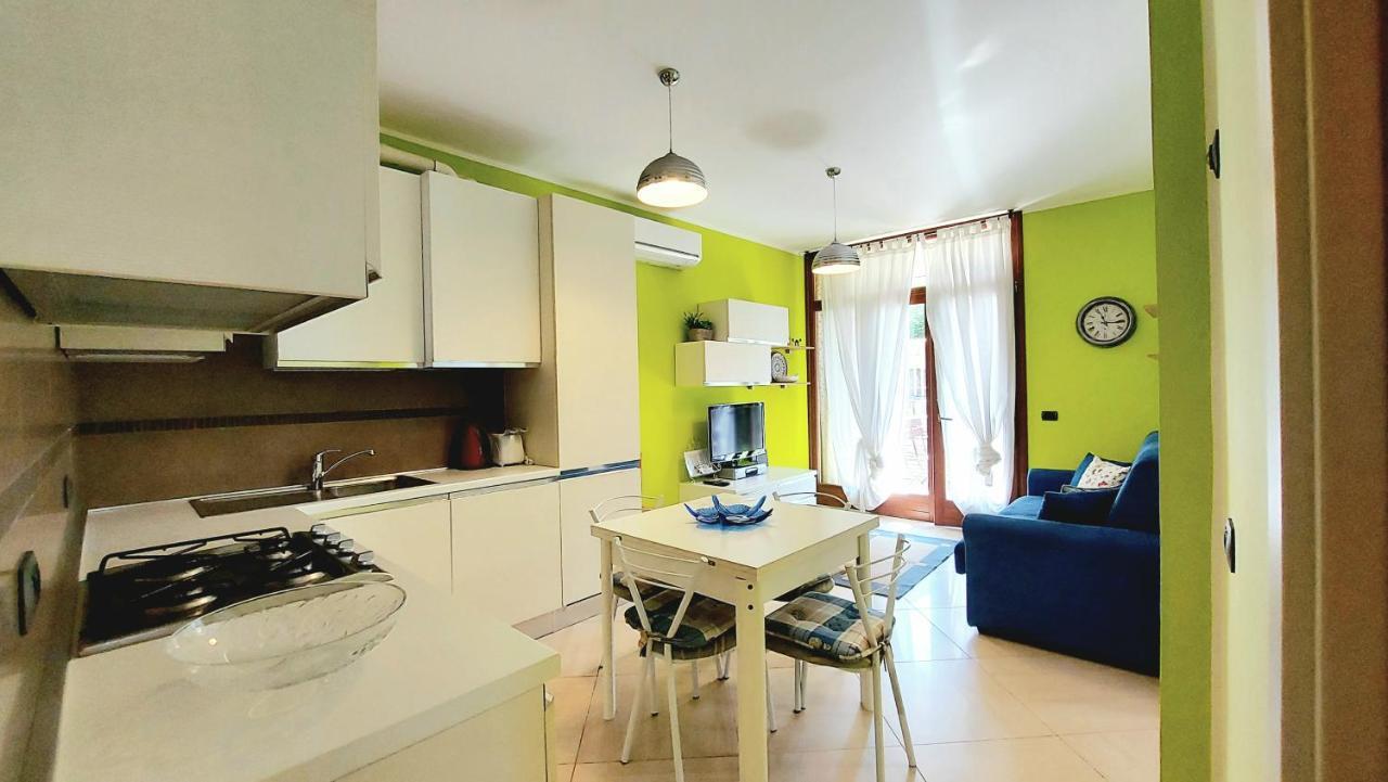 Colors Pool Apartment Бардолино Экстерьер фото