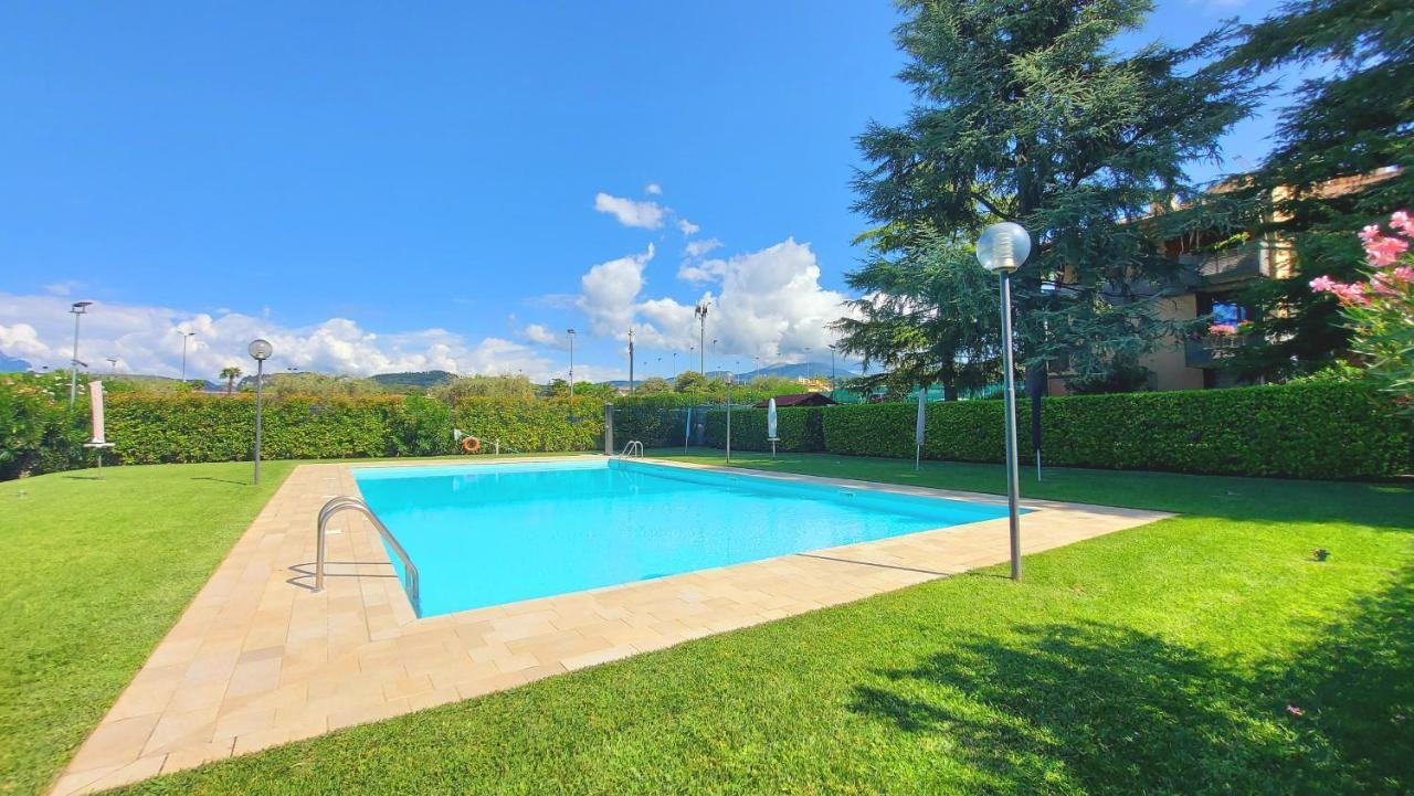 Colors Pool Apartment Бардолино Экстерьер фото